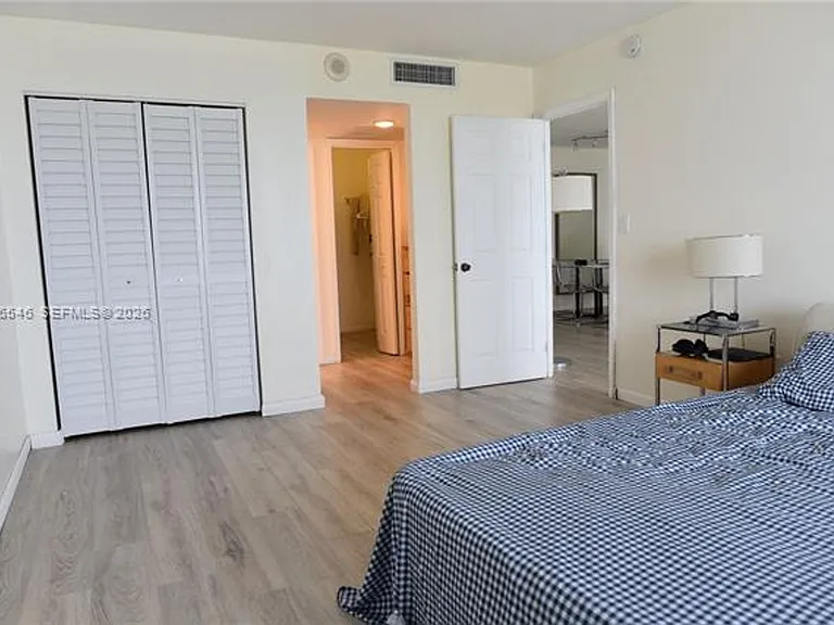 5555 Collins Avenue Cu #8K — Photo 13