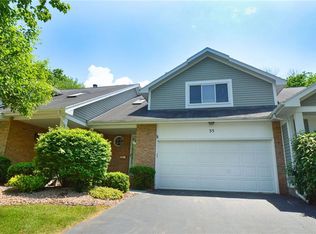 35 Running Brook Ln, Rochester, NY 14626