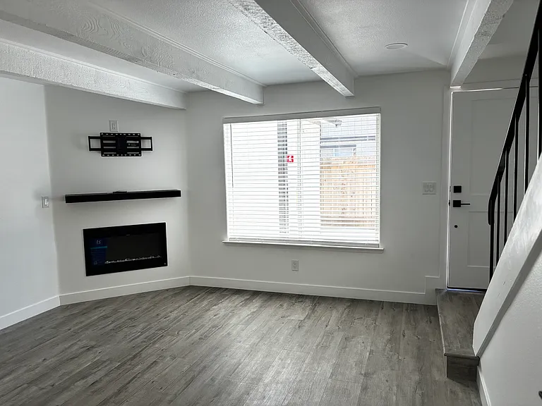 1240 S School St #1 — Photo 2