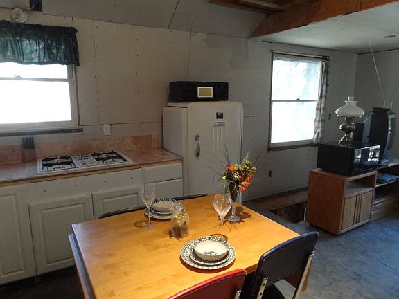 3rd image of 22067 Crestline Road
