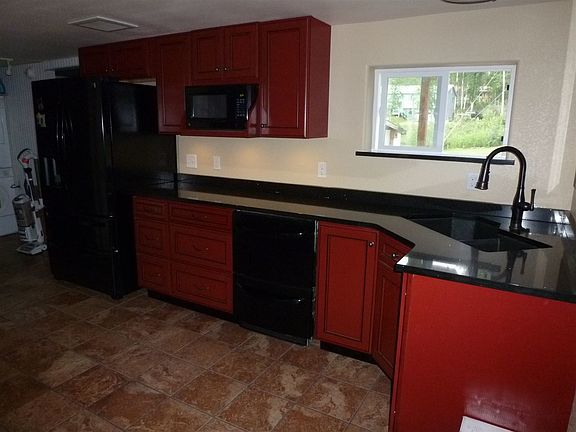3rd image of 955 Bushey St