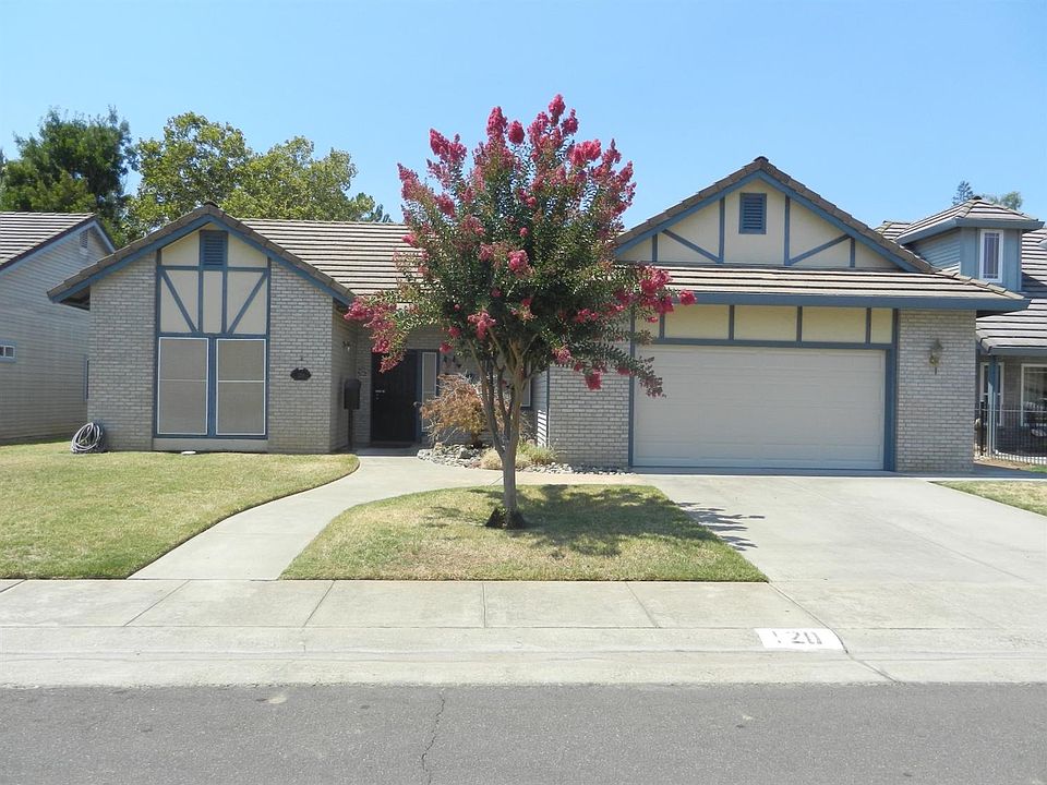 1st image of 120 Emerald Oak Dr