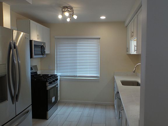 5th image of 14314 Mansfield St