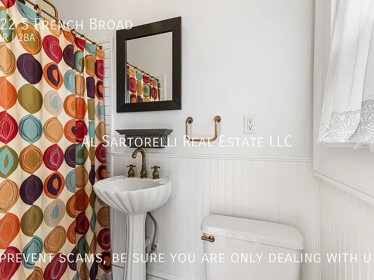 122 S French Broad Ave — Photo 16