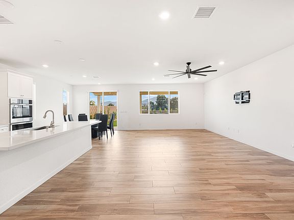 4th image of 79329 Zamora Ct