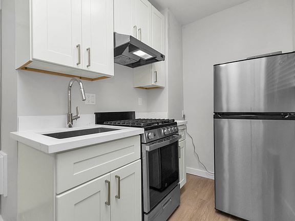 3rd image of 635 Ellis St #1