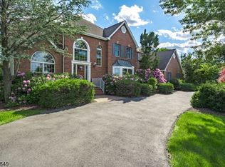 13 Steeple Dr, Hillsborough, NJ 08844