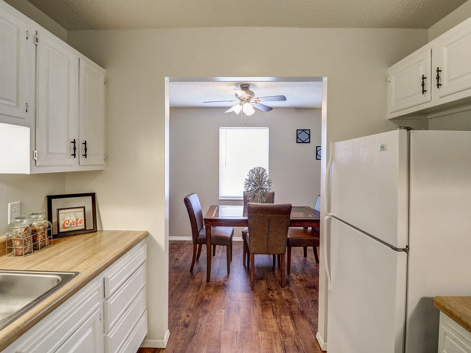 Diamond Valley Apartments — Photo 4