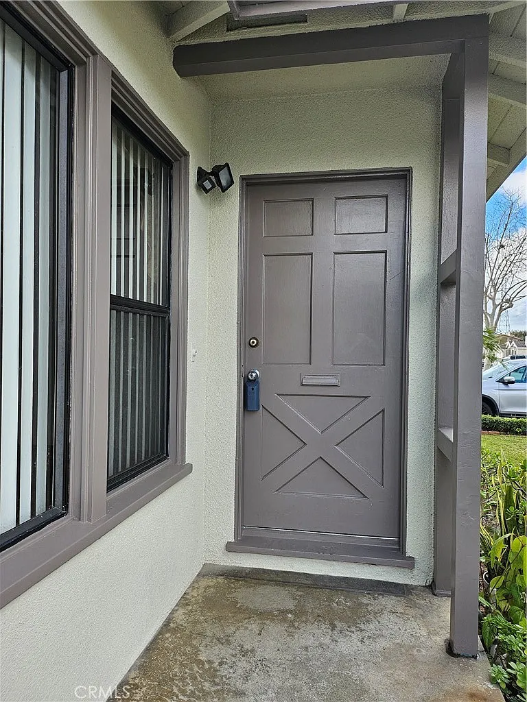 3 bed, 1574 sqft, $4,900 — Photo 2