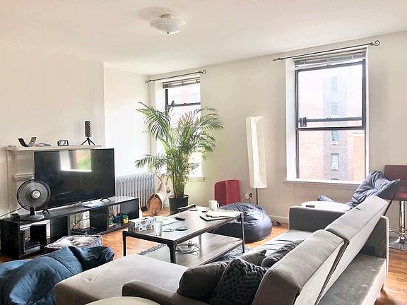 2nd image of 310 W 95th St APT 5C