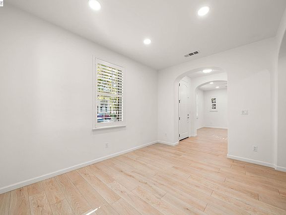 4th image of 2229 Maidenhair Way