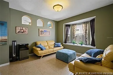 3 bed, 2.0 bath, 1899 sqft, $1,790 — Photo 3