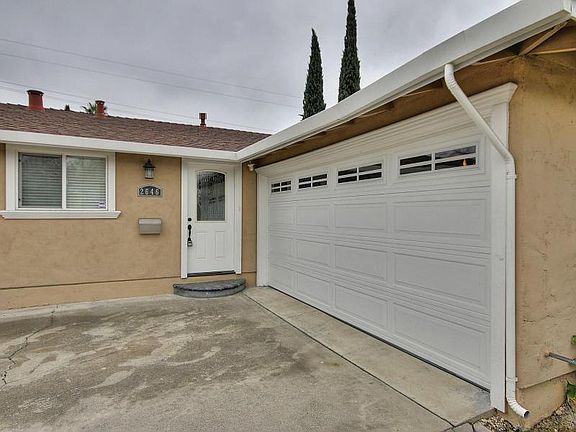 3rd image of 2646 Burlingame Way