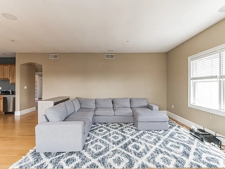 29 Vinton St #7 — Photo 7