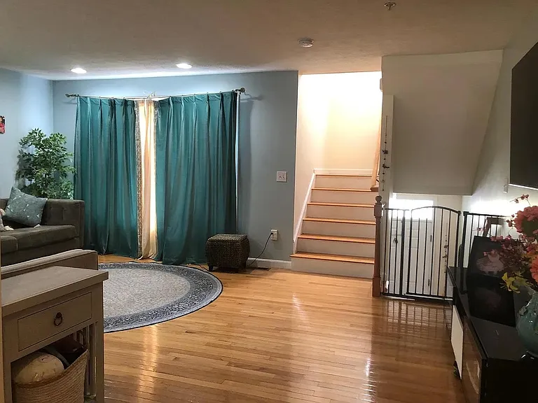 66 Georgetown Dr — Photo 6