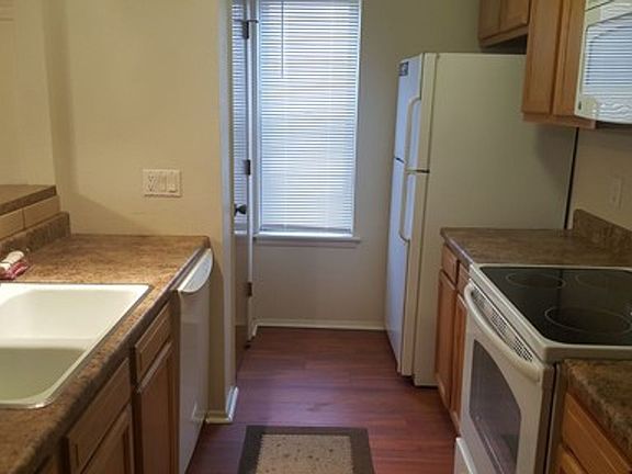 2nd image of 717 Laurelwood Dr APT D
