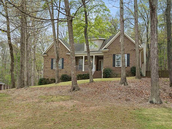 3rd image of 121 Oak Forest Way