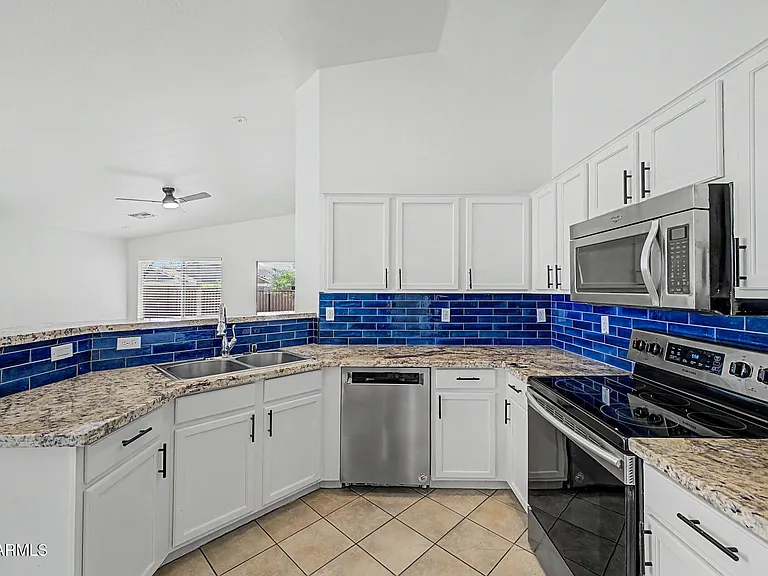 15337 W Poinsettia Dr — Photo 12
