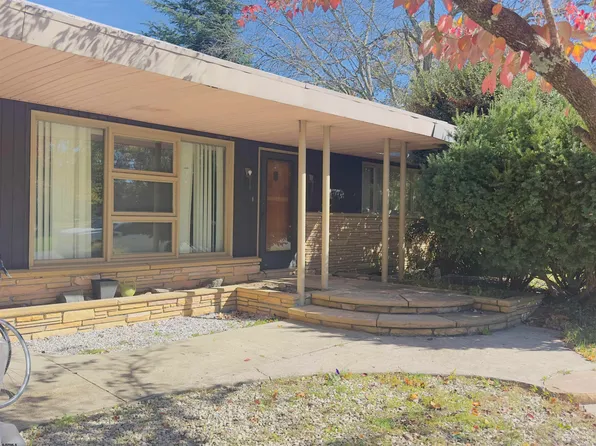 701 Pine St, Egg Harbor City, NJ 08215
