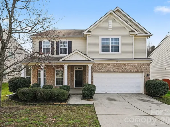 10525 Dominion Village Dr, Charlotte, NC 28269
