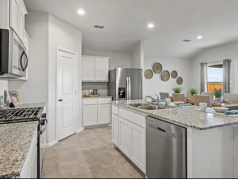 205 Olympia Marble Dr — Photo 4