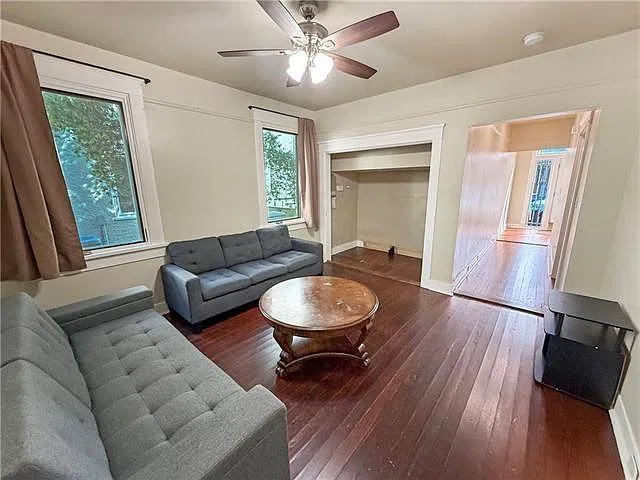 3 bed, 3.0 bath, 2390 sqft, $2,950 — Photo 4