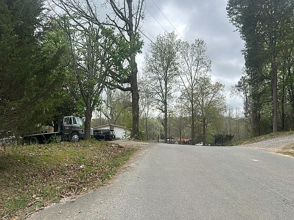 4th image of 493 Akins Rd