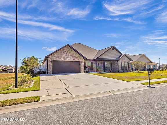 3rd image of 10546 Chapelwood Dr