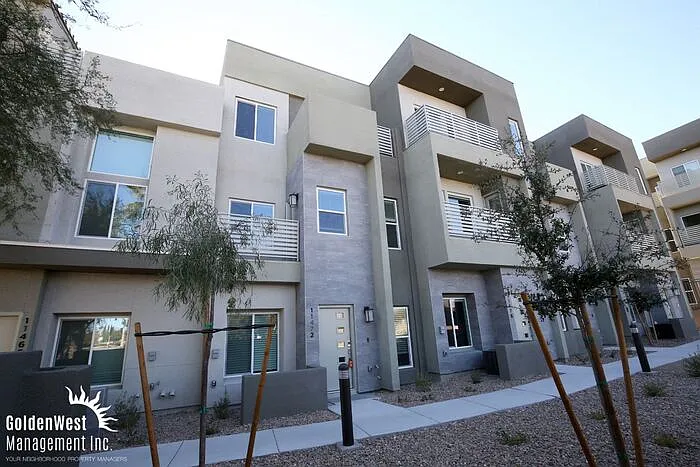 11472 Roaring Peak Dr #18 — Photo 1