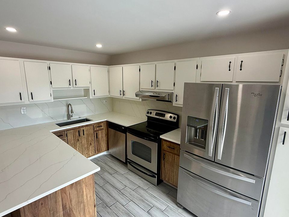 1st image of 2717 SE 27th Way