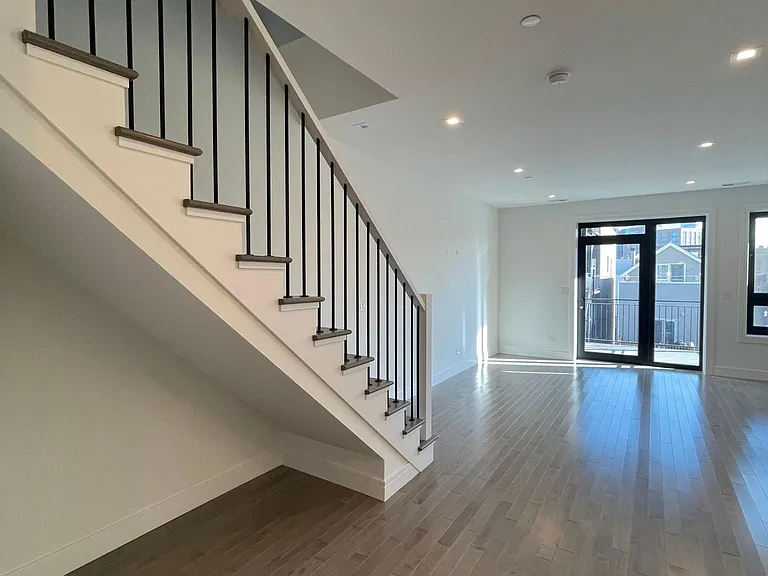 721 N Elizabeth St #3 — Photo 6
