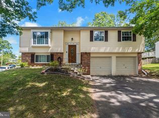8195 Oakglen Rd, Manassas, VA 20110