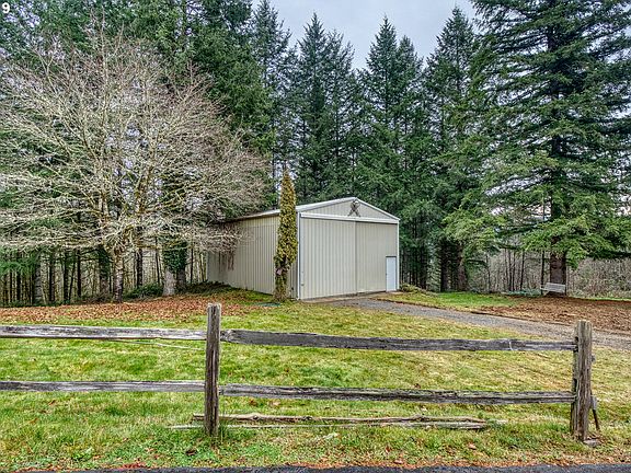 4th image of 22911 NE Gold Nugget Dr