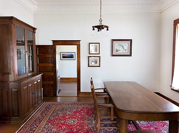 3rd image of 408 N Llano St