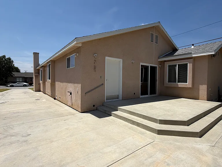 348 N Osborn Ave — Photo 24