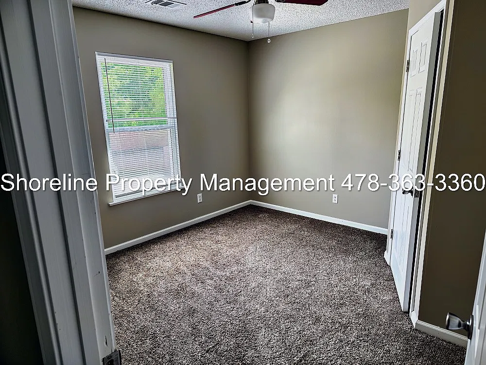 221 North Irwin Street - 8 — Photo 2
