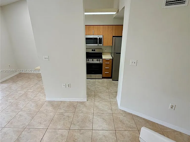 19216 Glenmoor Dr #19216 — Photo 18