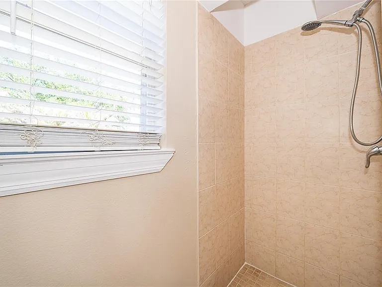 1313 Timberbend Cir — Photo 24