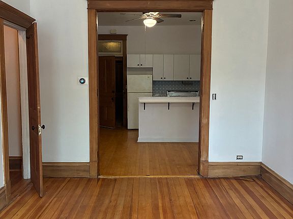 4th image of 1039 N Honore St #1