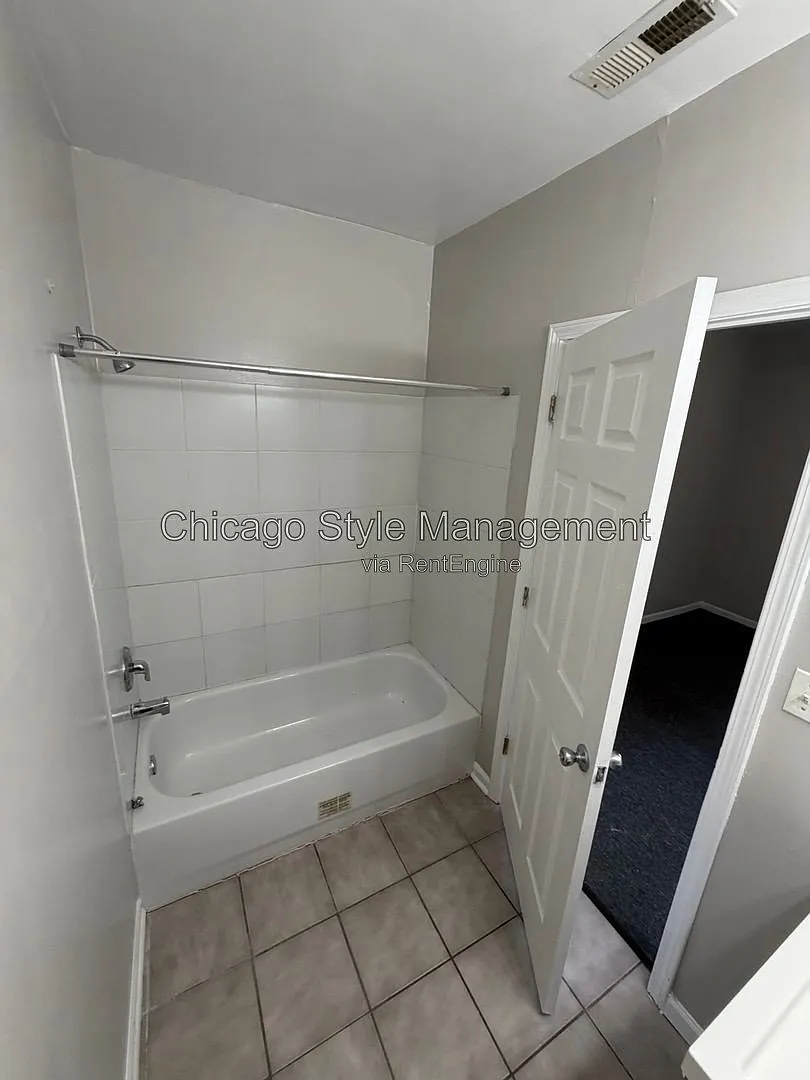 6439 S Saint Lawrence Ave — Photo 1