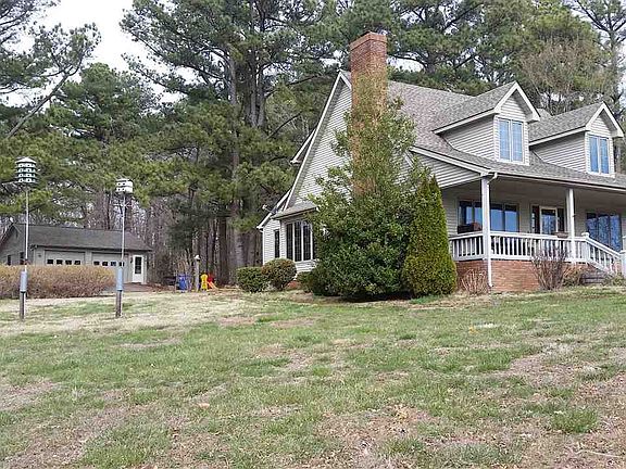 4th image of 400 Lakeview Dr