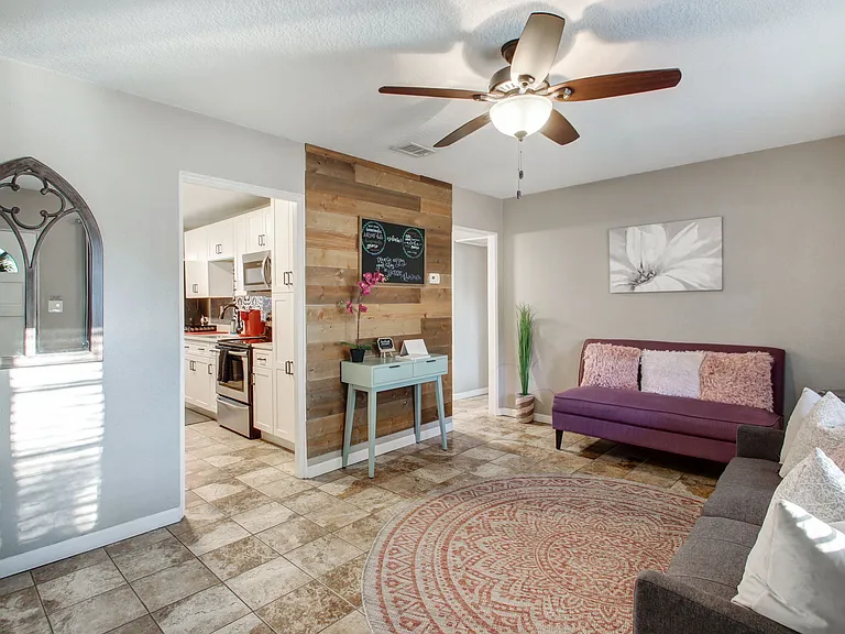 805 West St #B — Photo 9