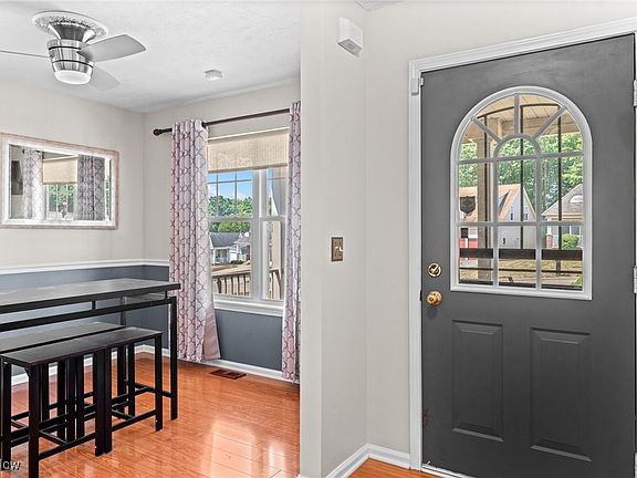 3rd image of 155 Creekside Dr