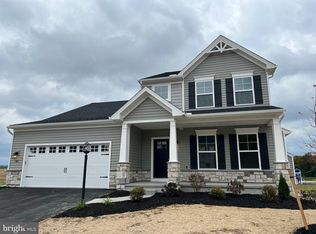 20 Long Bend Dr, Carlisle, PA 17015