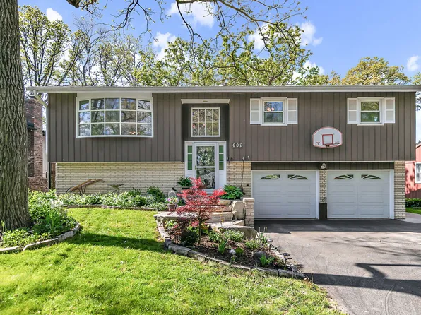602 Delaware Dr, Lake In The Hills, IL 60156