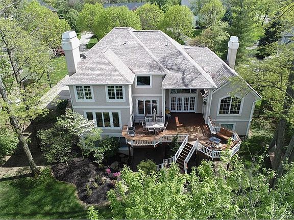 2nd image of 7350 Avenel Ct