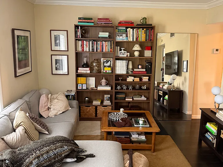 3425 Franklin Ave #1 — Photo 2