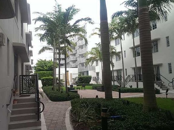 4th image of 435 21st St #302