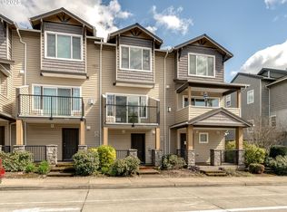 324 NE Edgeway Dr, Hillsboro, OR