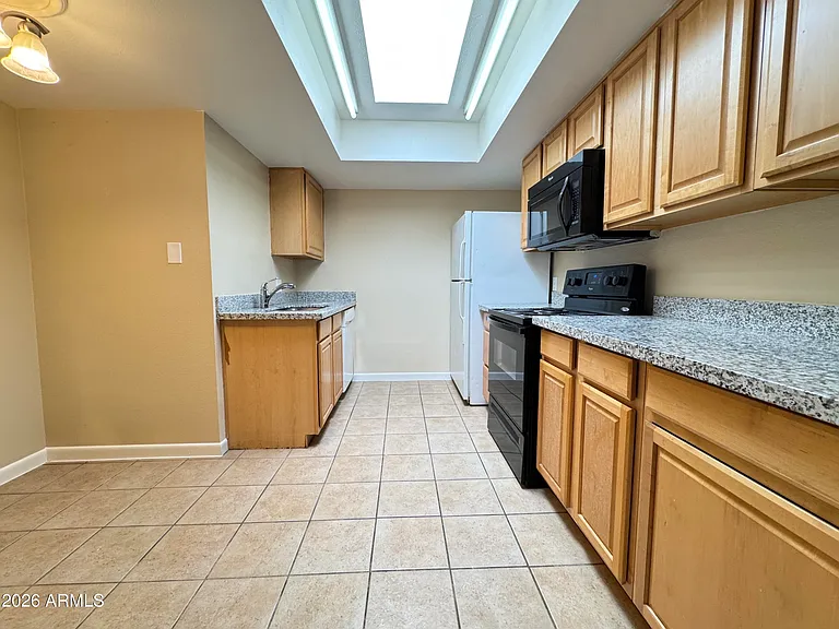 2506 E 5th Pl — Photo 3